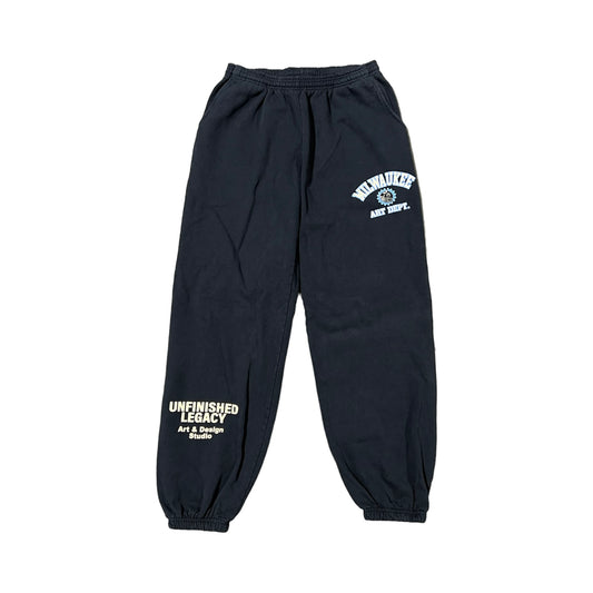 Unfinished Legacy Milwaukee Sweatpants (L)