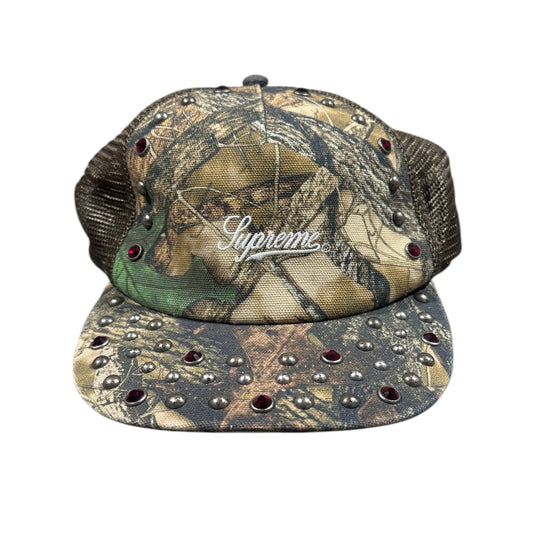 Supreme FW25 b.b. simon Studded Camo Trucker Hat (OS)